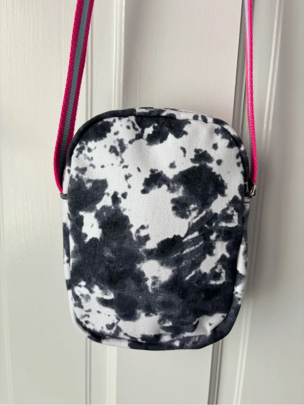 New Kids Tie-Dye Rainbow Shooting Star Crossbody Bag